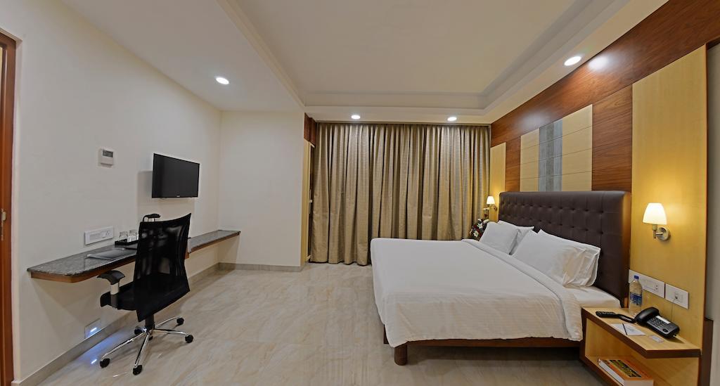 Poppys Anukula Residency Веллуру Номер фото