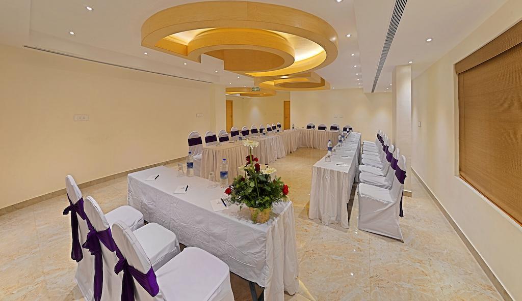 Poppys Anukula Residency Веллуру Экстерьер фото